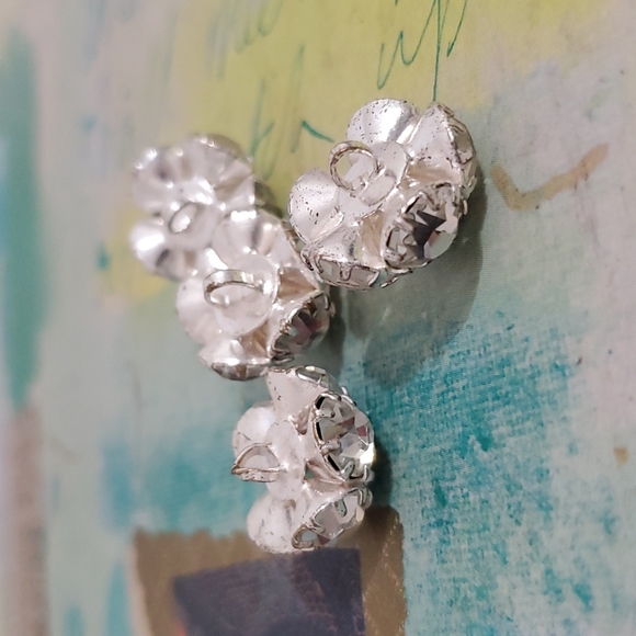 Set of 4 Buttons Domed clear rhinestones prong set VINTAGE Silvertone sparkle - Picture 4 of 6